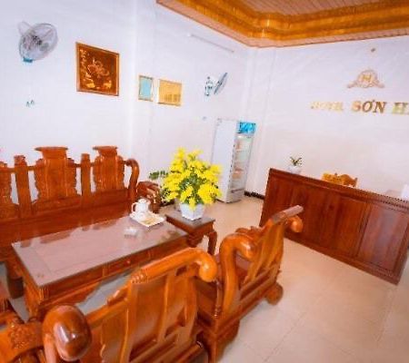 Khach San Son Ha Hotel Kon Tum Luaran gambar
