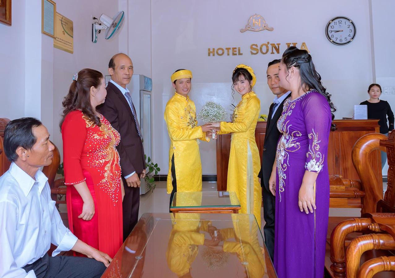 Khach San Son Ha Hotel Kon Tum Luaran gambar