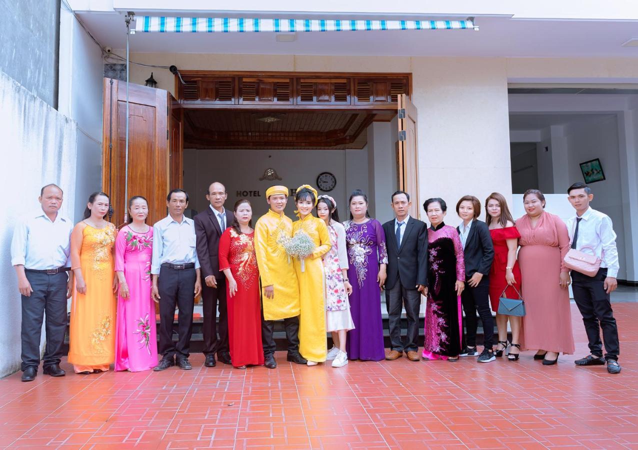 Khach San Son Ha Hotel Kon Tum Luaran gambar