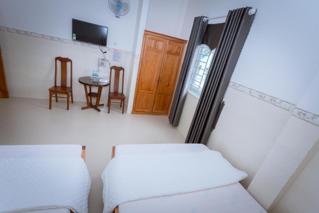 Khach San Son Ha Hotel Kon Tum Luaran gambar