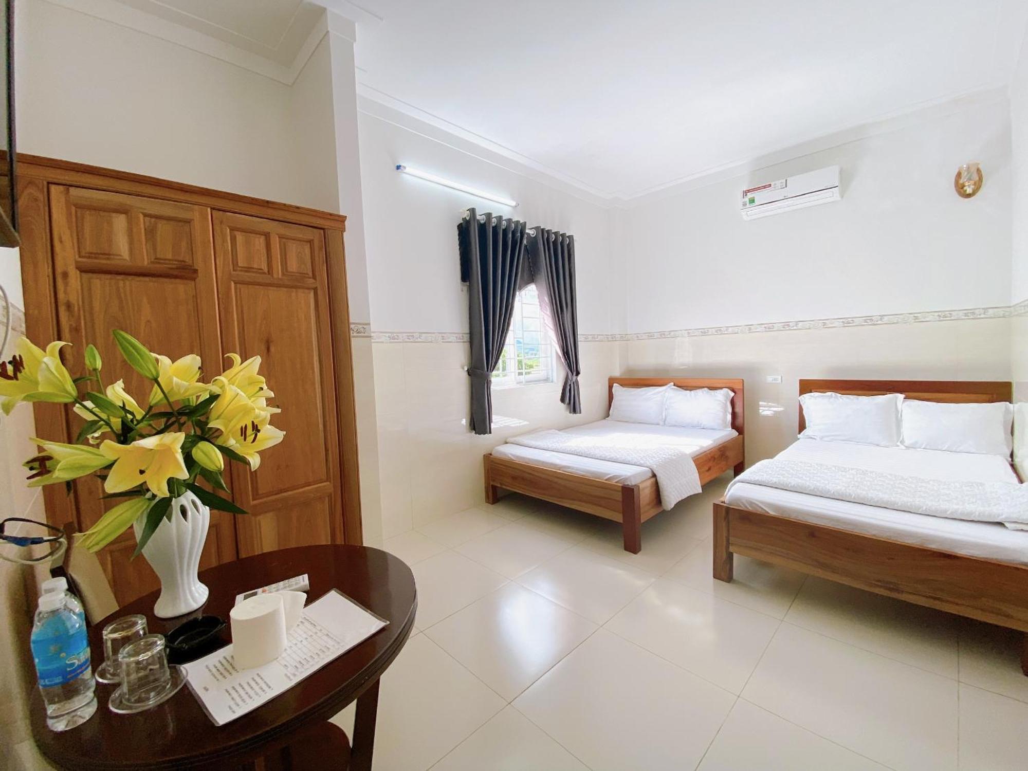 Khach San Son Ha Hotel Kon Tum Luaran gambar