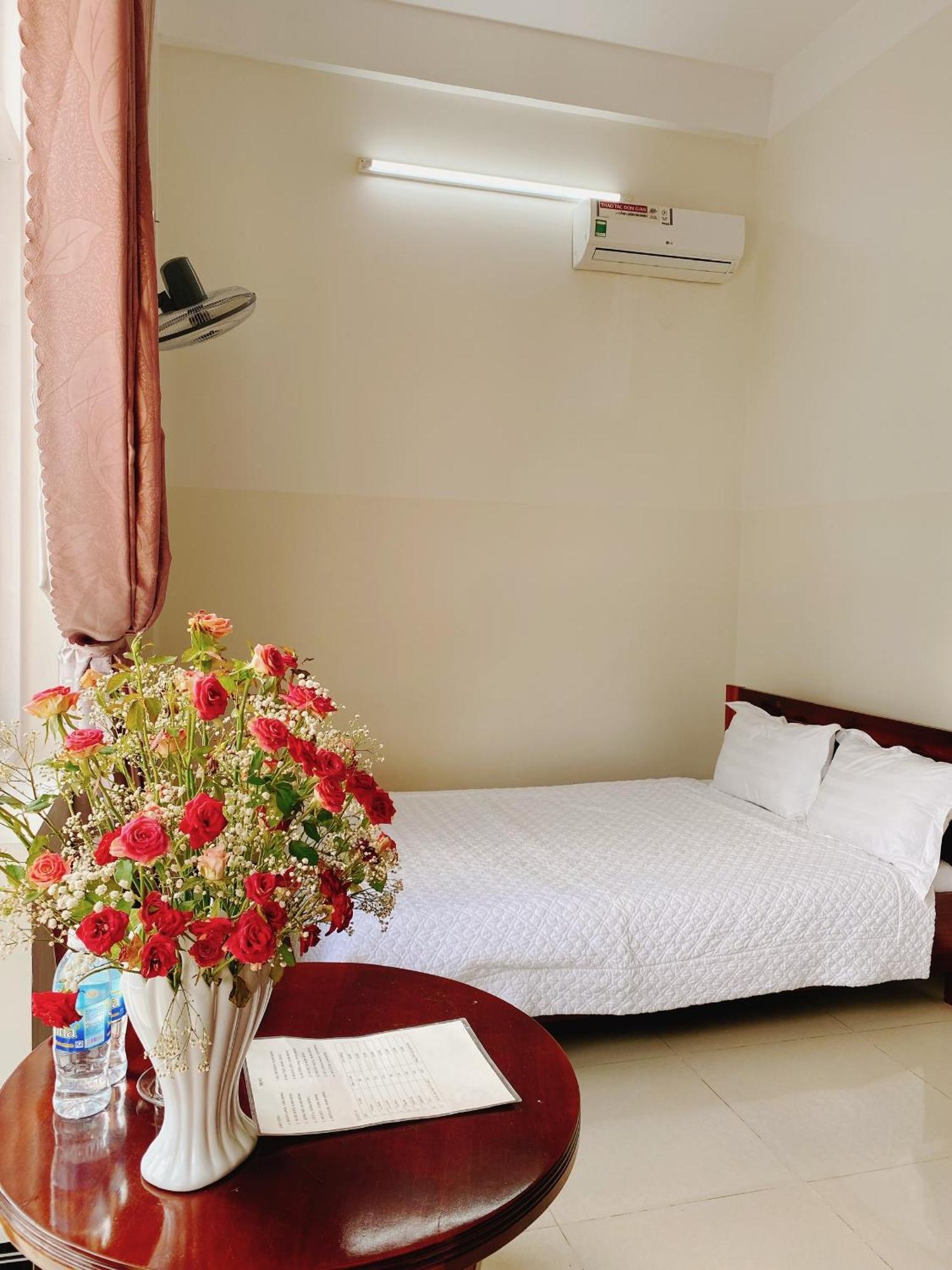 Khach San Son Ha Hotel Kon Tum Luaran gambar