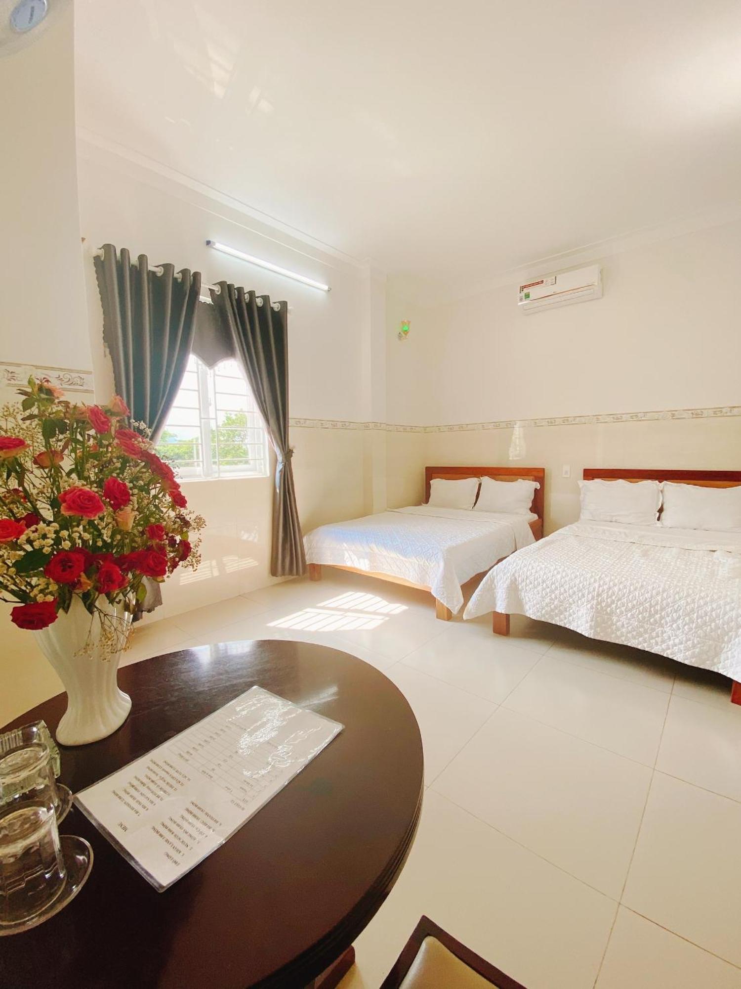 Khach San Son Ha Hotel Kon Tum Luaran gambar